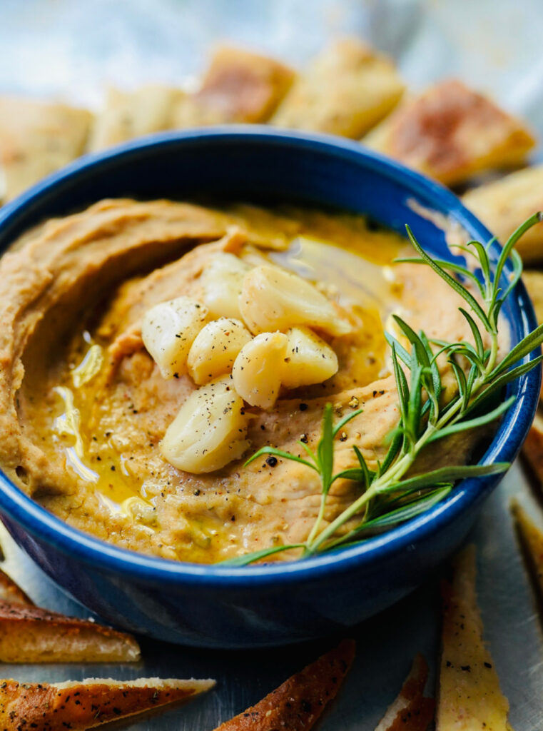 DIP Z&nbsp;BIAŁEJ FASOLI I&nbsp;PIECZONEGO CZOSNKU